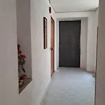 10elode House * Neapel