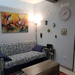 10elode House