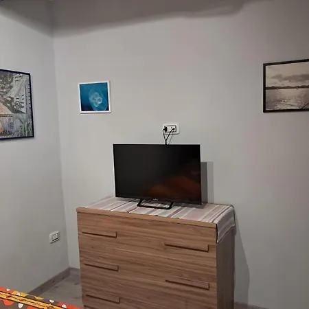 10elode House * Neapel
