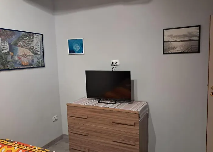 10elode House * Napoli