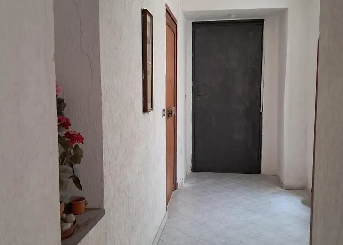 10elode House * Napoli