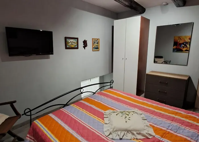 10elode House * Napoli