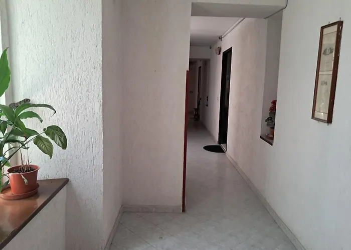 10elode House Napoli